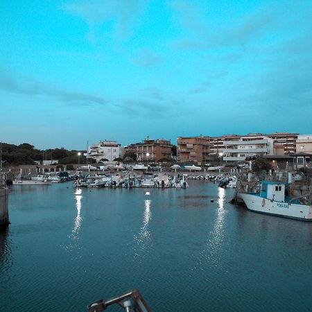 Roma Al Mare! Le Comete Del Borghetto Лидо-ди-Остия Экстерьер фото